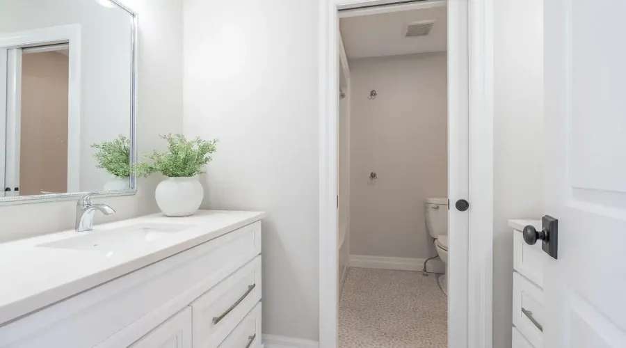 1096 Westbrook Road, Hamilton, Ontario, L0R 2A0, Canada, 7 Bedrooms Bedrooms, ,8 BathroomsBathrooms,Residential,For Sale,1096 Westbrook Road,2036394