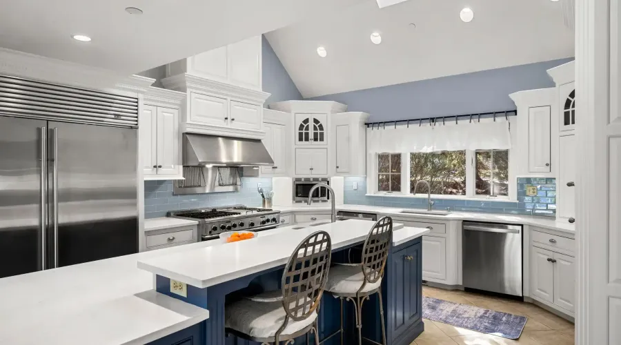 1 Gussett Road, Wenham, Massachusetts, 01984, United States, 5 Bedrooms Bedrooms, 10 Rooms Rooms,5 BathroomsBathrooms,Residential,For Sale,Gussett,2037166