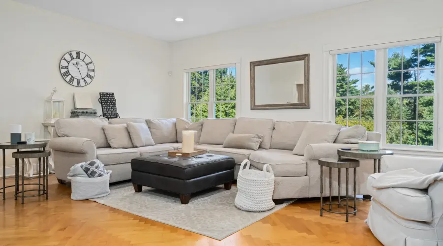 1 Gussett Road, Wenham, Massachusetts, 01984, United States, 5 Bedrooms Bedrooms, 10 Rooms Rooms,5 BathroomsBathrooms,Residential,For Sale,Gussett,2037166