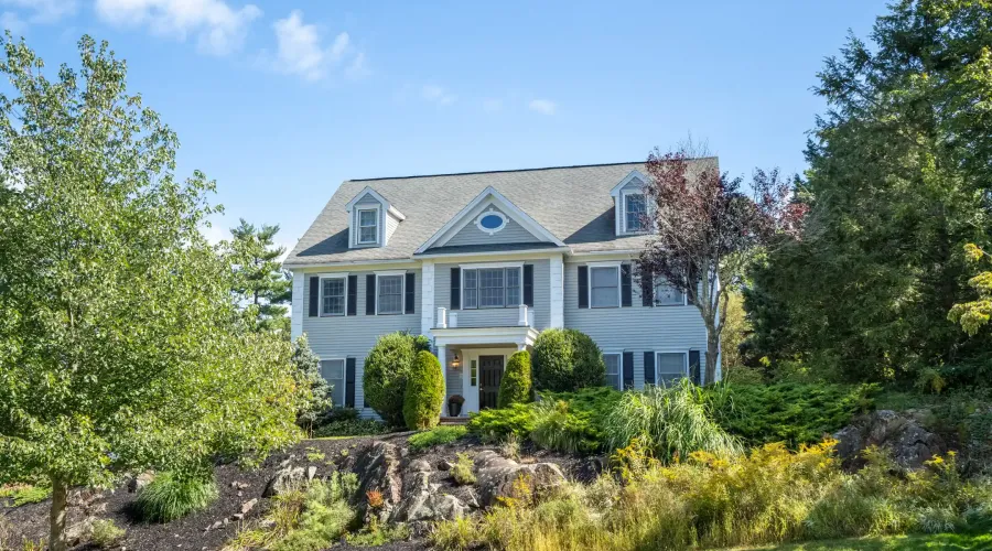 1 Gussett Road, Wenham, Massachusetts, 01984, United States, 5 Bedrooms Bedrooms, 10 Rooms Rooms,5 BathroomsBathrooms,Residential,For Sale,Gussett,2037166