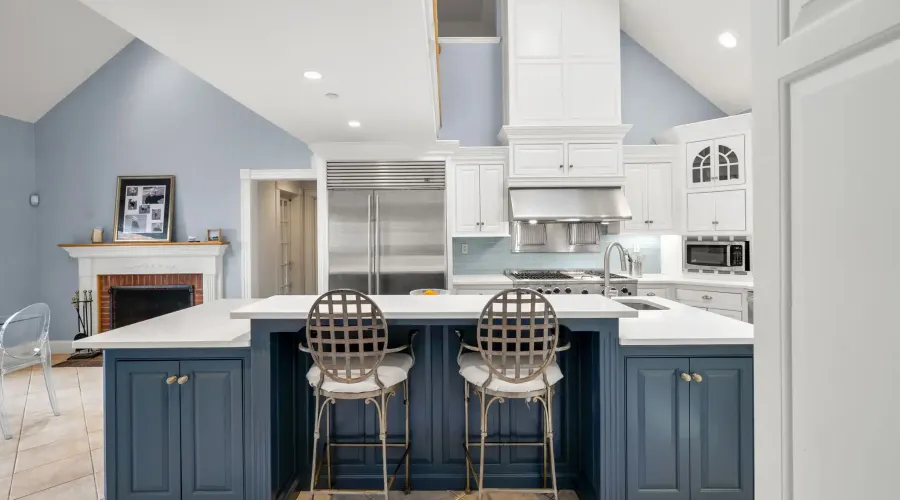 1 Gussett Road, Wenham, Massachusetts, 01984, United States, 5 Bedrooms Bedrooms, 10 Rooms Rooms,5 BathroomsBathrooms,Residential,For Sale,Gussett,2037166