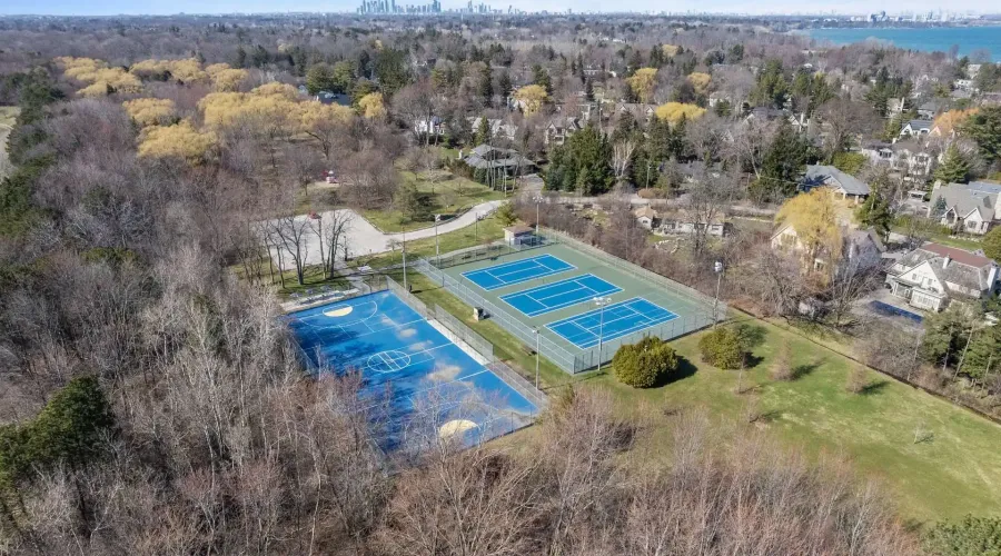 362 Meadow Wood Lane, Mississauga, Ontario, L5J 2S9, Canada, 4 Bedrooms Bedrooms, ,7 BathroomsBathrooms,Residential,For Sale,362 Meadow Wood Lane,2038947