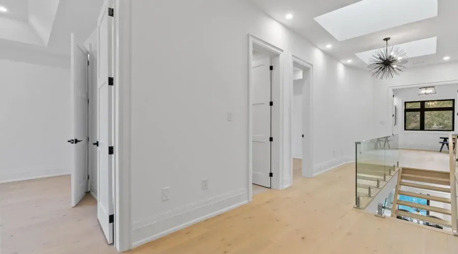 1610 Kenmuir Avenue, Mississauga, Ontario, L5G 4B5, Canada, 5 Bedrooms Bedrooms, ,6 BathroomsBathrooms,Residential,For Sale,1610 Kenmuir Avenue,2041824