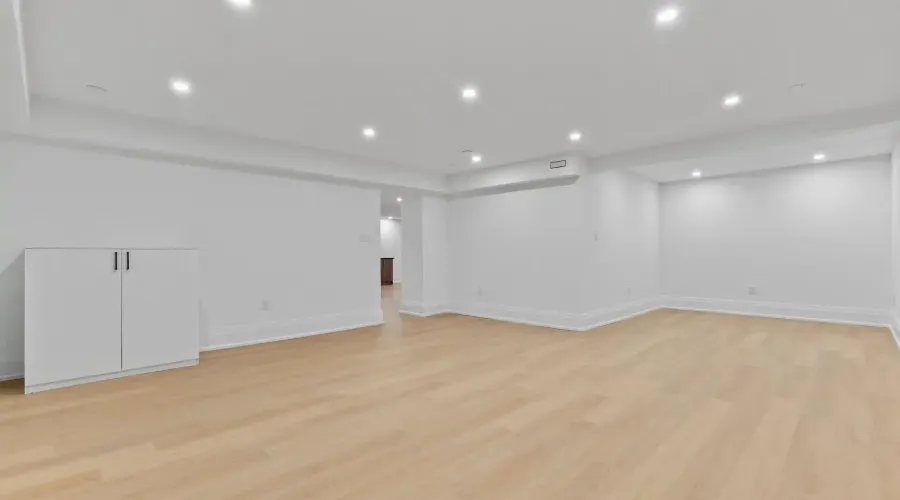 1610 Kenmuir Avenue, Mississauga, Ontario, L5G 4B5, Canada, 5 Bedrooms Bedrooms, ,6 BathroomsBathrooms,Residential,For Sale,1610 Kenmuir Avenue,2041824