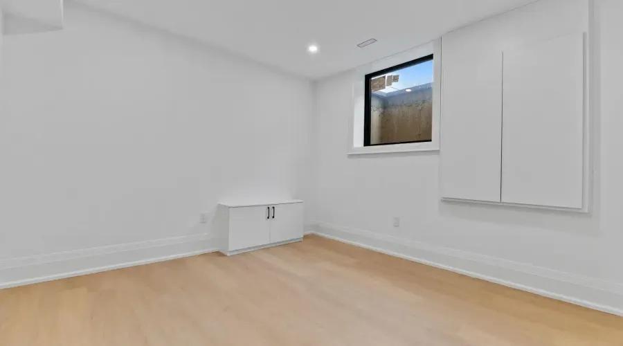 1610 Kenmuir Avenue, Mississauga, Ontario, L5G 4B5, Canada, 5 Bedrooms Bedrooms, ,6 BathroomsBathrooms,Residential,For Sale,1610 Kenmuir Avenue,2041824