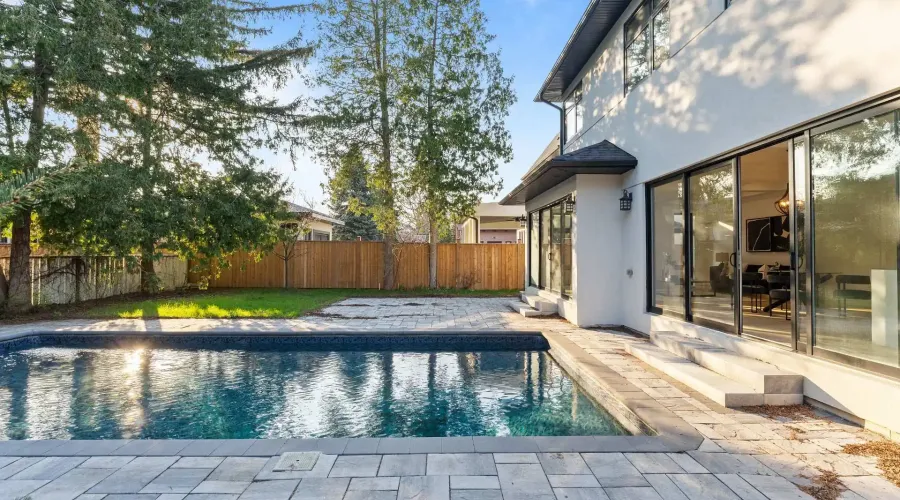 1610 Kenmuir Avenue, Mississauga, Ontario, L5G 4B5, Canada, 5 Bedrooms Bedrooms, ,6 BathroomsBathrooms,Residential,For Sale,1610 Kenmuir Avenue,2041824