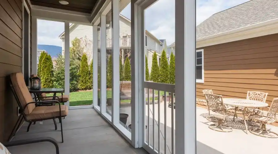 8017 West End Drive,Crozet,Virginia 22932,United States,4 Bedrooms Bedrooms,15 Rooms Rooms,3 BathroomsBathrooms,Residential,West End Drive,201621