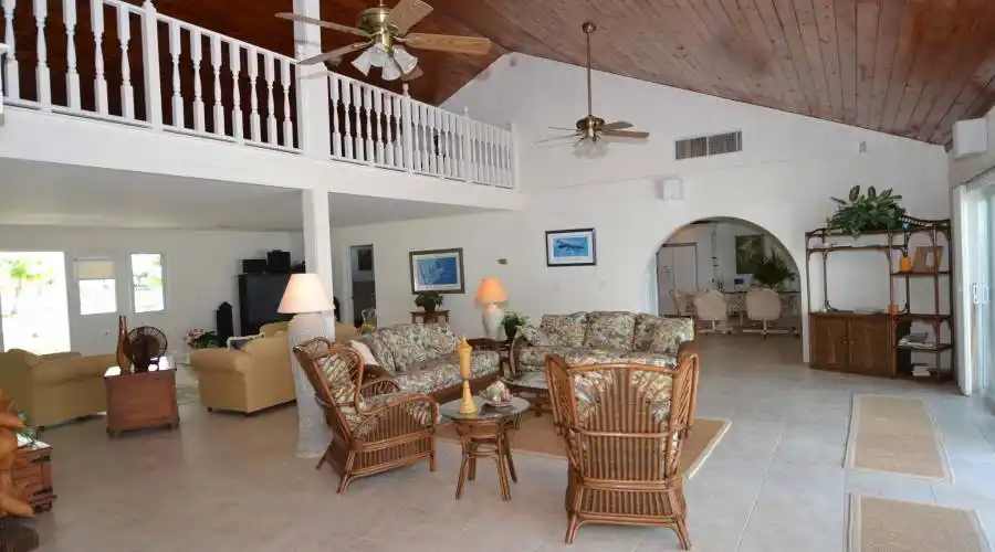 Jib-Boom Drive,Treasure Cay,Abaco,Bahamas,5 Bedrooms Bedrooms,4.5 BathroomsBathrooms,Residential,Jib-Boom Drive,202447
