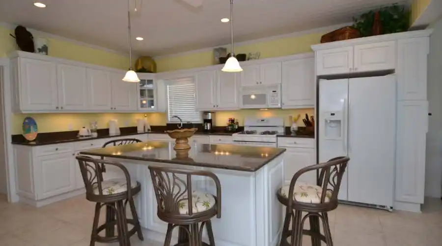 Jib-Boom Drive,Treasure Cay,Abaco,Bahamas,5 Bedrooms Bedrooms,4.5 BathroomsBathrooms,Residential,Jib-Boom Drive,202447