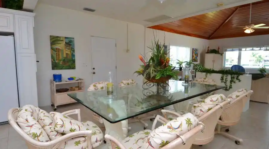 Jib-Boom Drive,Treasure Cay,Abaco,Bahamas,5 Bedrooms Bedrooms,4.5 BathroomsBathrooms,Residential,Jib-Boom Drive,202447