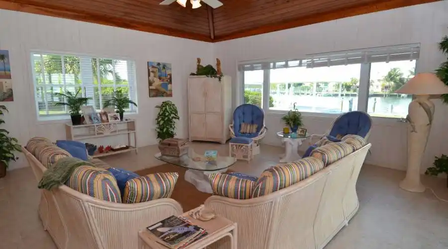 Jib-Boom Drive,Treasure Cay,Abaco,Bahamas,5 Bedrooms Bedrooms,4.5 BathroomsBathrooms,Residential,Jib-Boom Drive,202447