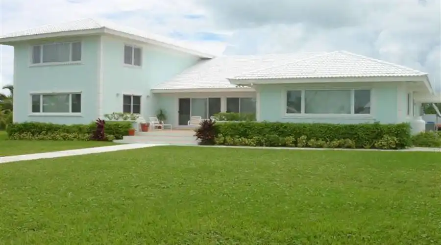 Jib-Boom Drive,Treasure Cay,Abaco,Bahamas,5 Bedrooms Bedrooms,4.5 BathroomsBathrooms,Residential,Jib-Boom Drive,202447