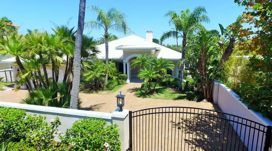 85 S Polk Drive,Sarasota,Florida 34236,United States,3 Bedrooms Bedrooms,7 Rooms Rooms,3 BathroomsBathrooms,Residential,S Polk,1,204358