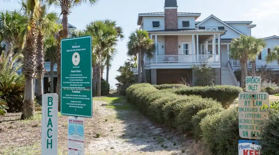106 Charleston Blvd,Isle of Palms,South Carolina 29451,United States,8 Bedrooms Bedrooms,16 Rooms Rooms,10 BathroomsBathrooms,Waterfront,Charleston,2,210770