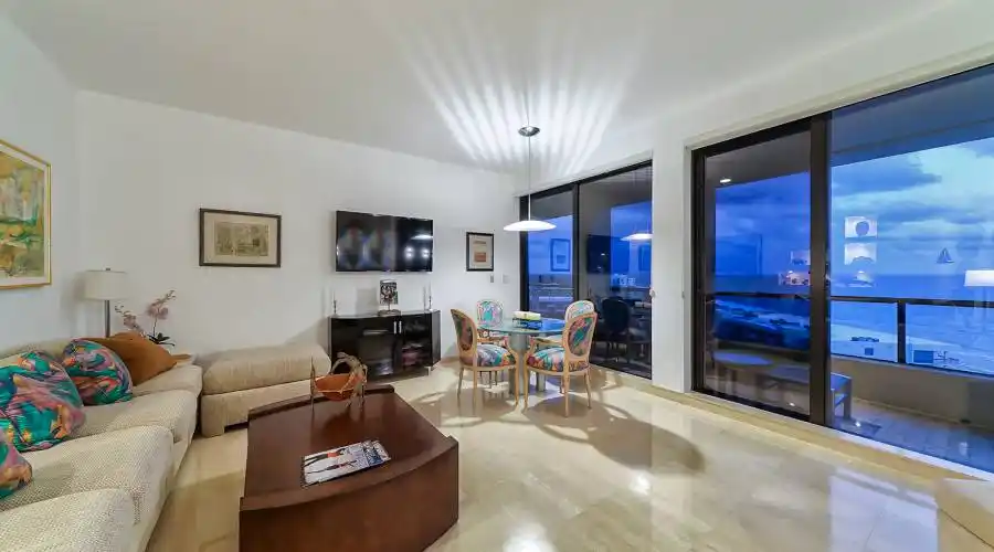 1211 Gulf of Mexico Drive #1004,Longboat Key,Florida 34228,United States,3 Bedrooms Bedrooms,6 Rooms Rooms,3 BathroomsBathrooms,Residential,Promenade,Gulf of Mexico Drive #1004,10,210835