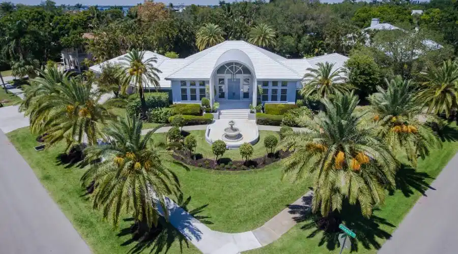 1299 Plumosa Drive,Fort Myers,Florida 33901,United States,3 Bedrooms Bedrooms,13 Rooms Rooms,4 BathroomsBathrooms,Residential,Plumosa ,213803