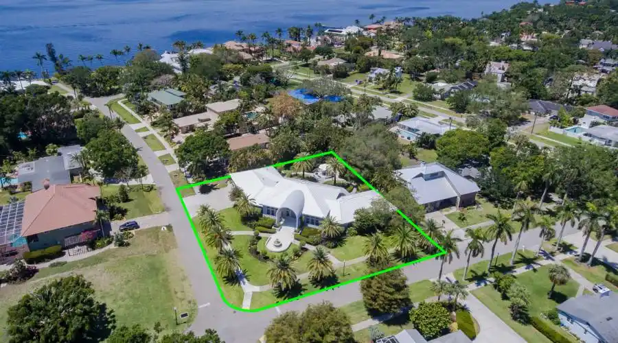 1299 Plumosa Drive,Fort Myers,Florida 33901,United States,3 Bedrooms Bedrooms,13 Rooms Rooms,4 BathroomsBathrooms,Residential,Plumosa ,213803