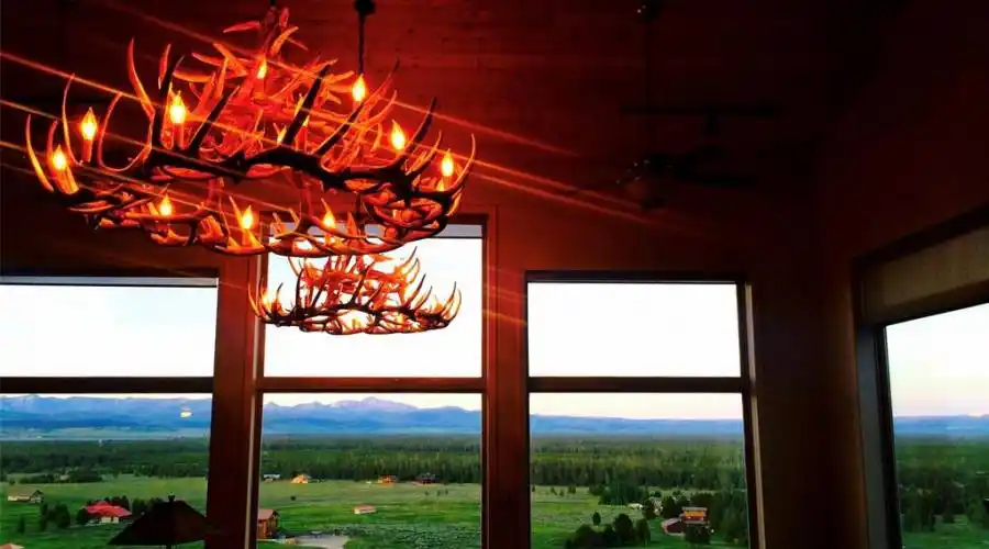 101 Old Horse Butte,West Yellowstone,Montana 59758,United States,4 Bedrooms Bedrooms,4 BathroomsBathrooms,Residential,Old Horse Butte,213804