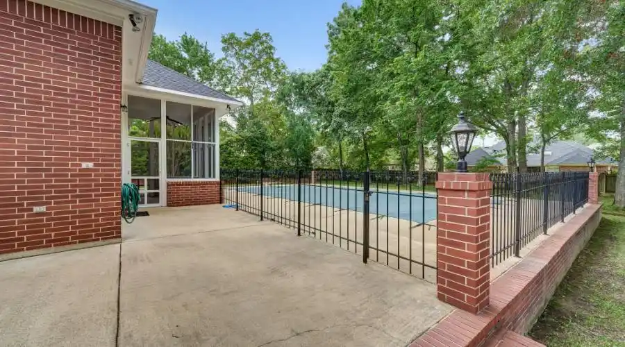 2002 Canberra Court,Tyler,Texas 75703,United States,5 Bedrooms Bedrooms,15 Rooms Rooms,4 BathroomsBathrooms,Residential,Canberra Court,213873