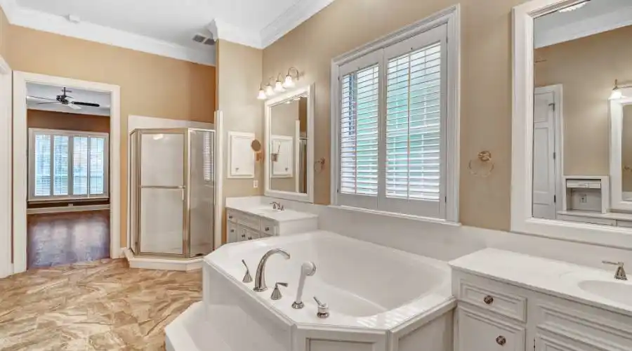 2002 Canberra Court,Tyler,Texas 75703,United States,5 Bedrooms Bedrooms,15 Rooms Rooms,4 BathroomsBathrooms,Residential,Canberra Court,213873