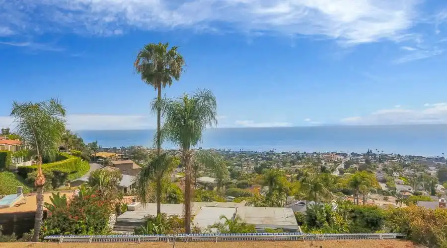 827 Buena Vista Way,Laguna Beach,California 92651,United States,3 Bedrooms Bedrooms,4 Rooms Rooms,2 BathroomsBathrooms,Residential,Buena Vista Way,1,215306