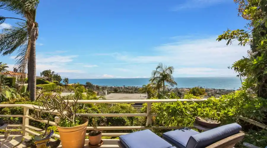 827 Buena Vista Way,Laguna Beach,California 92651,United States,3 Bedrooms Bedrooms,4 Rooms Rooms,2 BathroomsBathrooms,Residential,Buena Vista Way,1,215306
