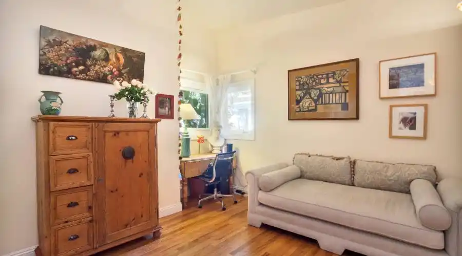 827 Buena Vista Way,Laguna Beach,California 92651,United States,3 Bedrooms Bedrooms,4 Rooms Rooms,2 BathroomsBathrooms,Residential,Buena Vista Way,1,215306