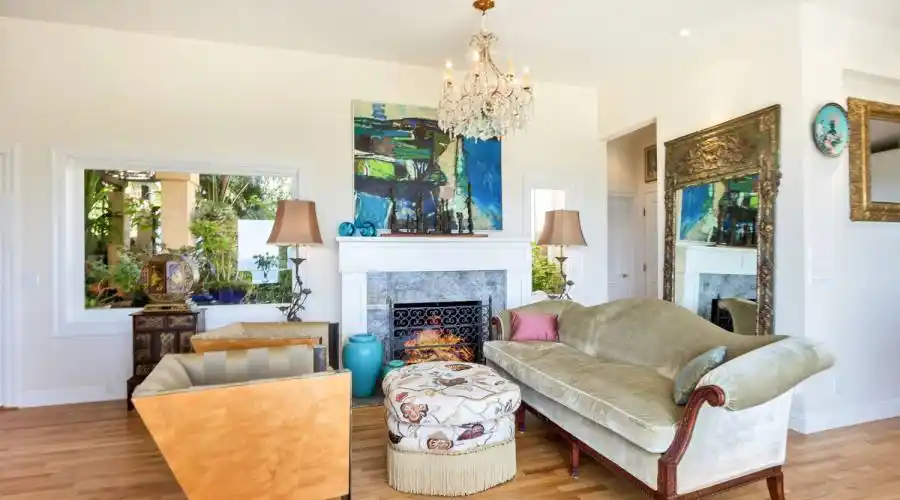 827 Buena Vista Way,Laguna Beach,California 92651,United States,3 Bedrooms Bedrooms,4 Rooms Rooms,2 BathroomsBathrooms,Residential,Buena Vista Way,1,215306