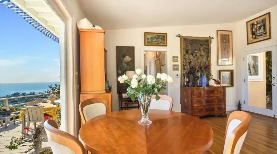 827 Buena Vista Way,Laguna Beach,California 92651,United States,3 Bedrooms Bedrooms,4 Rooms Rooms,2 BathroomsBathrooms,Residential,Buena Vista Way,1,215306