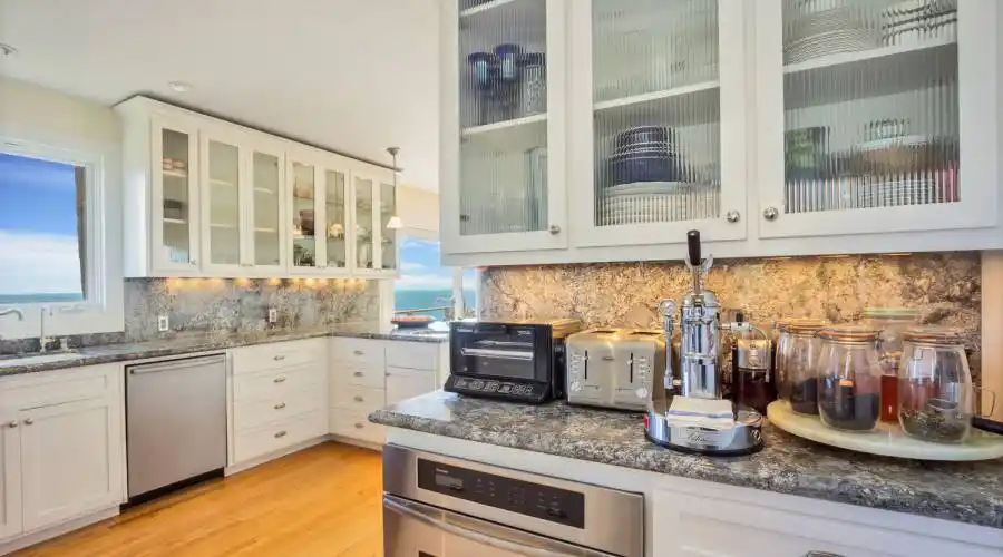 827 Buena Vista Way,Laguna Beach,California 92651,United States,3 Bedrooms Bedrooms,4 Rooms Rooms,2 BathroomsBathrooms,Residential,Buena Vista Way,1,215306