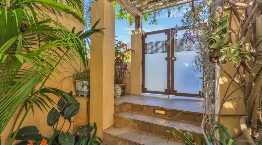 827 Buena Vista Way,Laguna Beach,California 92651,United States,3 Bedrooms Bedrooms,4 Rooms Rooms,2 BathroomsBathrooms,Residential,Buena Vista Way,1,215306