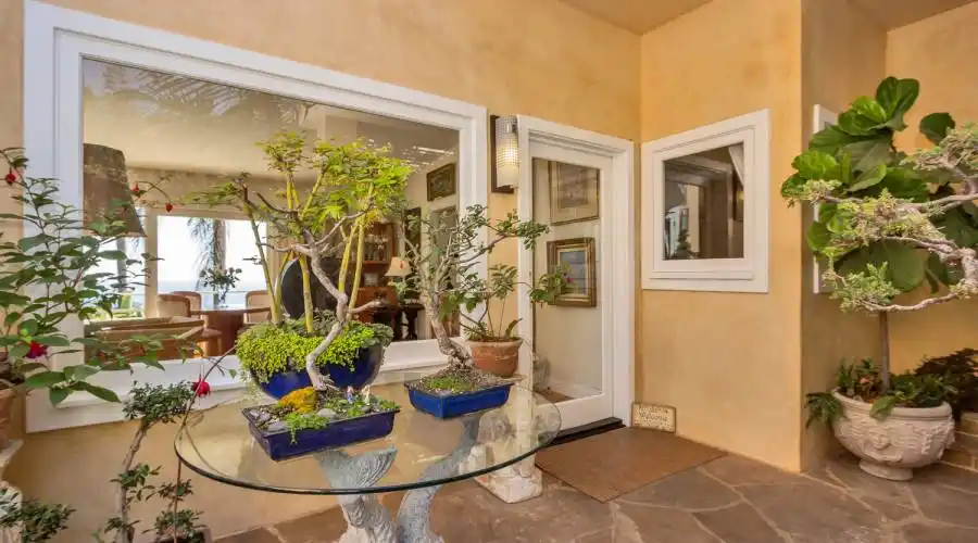 827 Buena Vista Way,Laguna Beach,California 92651,United States,3 Bedrooms Bedrooms,4 Rooms Rooms,2 BathroomsBathrooms,Residential,Buena Vista Way,1,215306