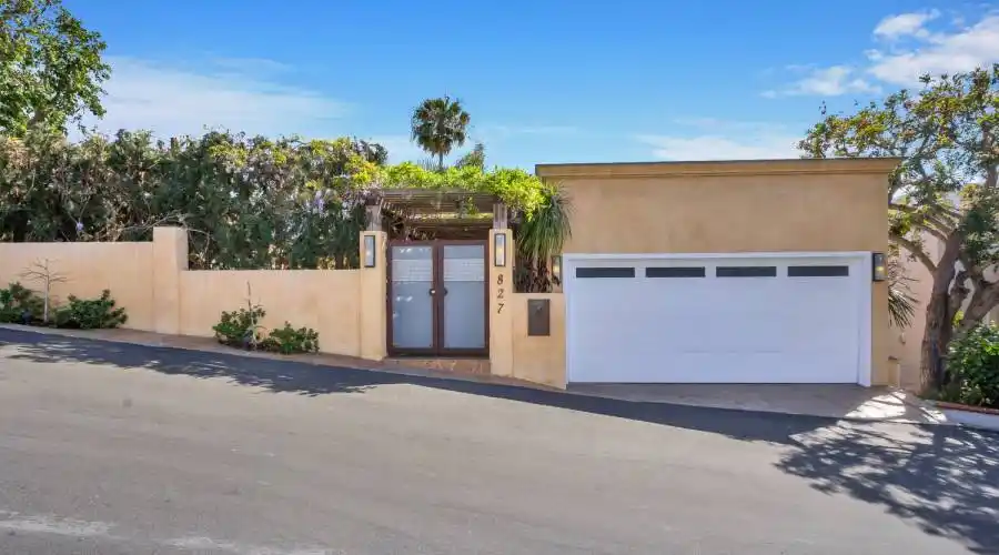 827 Buena Vista Way,Laguna Beach,California 92651,United States,3 Bedrooms Bedrooms,4 Rooms Rooms,2 BathroomsBathrooms,Residential,Buena Vista Way,1,215306