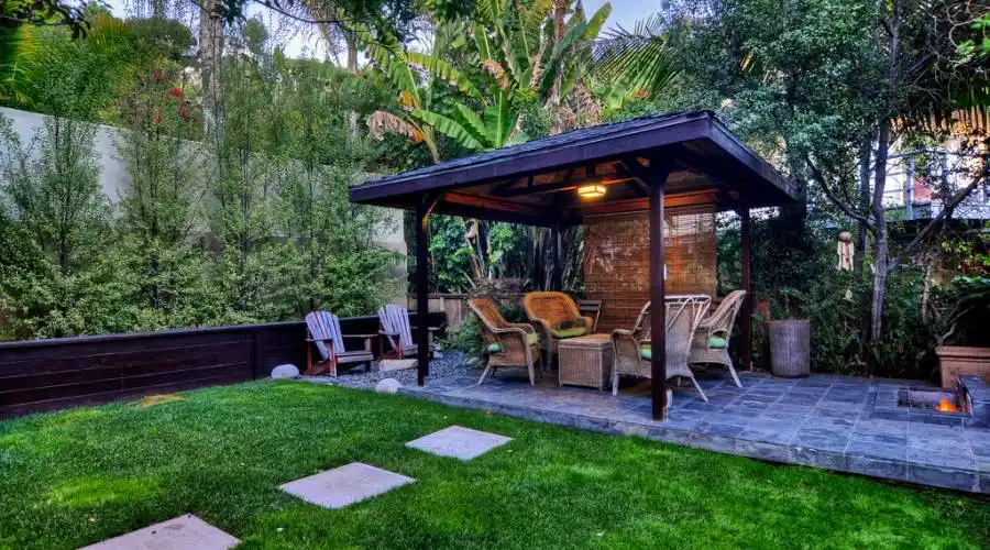 283 Upland,Laguna Beach,California 92651,United States,3 Bedrooms Bedrooms,5 Rooms Rooms,2 BathroomsBathrooms,Residential,Upland,215327