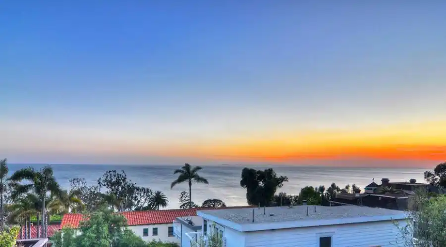 283 Upland,Laguna Beach,California 92651,United States,3 Bedrooms Bedrooms,5 Rooms Rooms,2 BathroomsBathrooms,Residential,Upland,215327