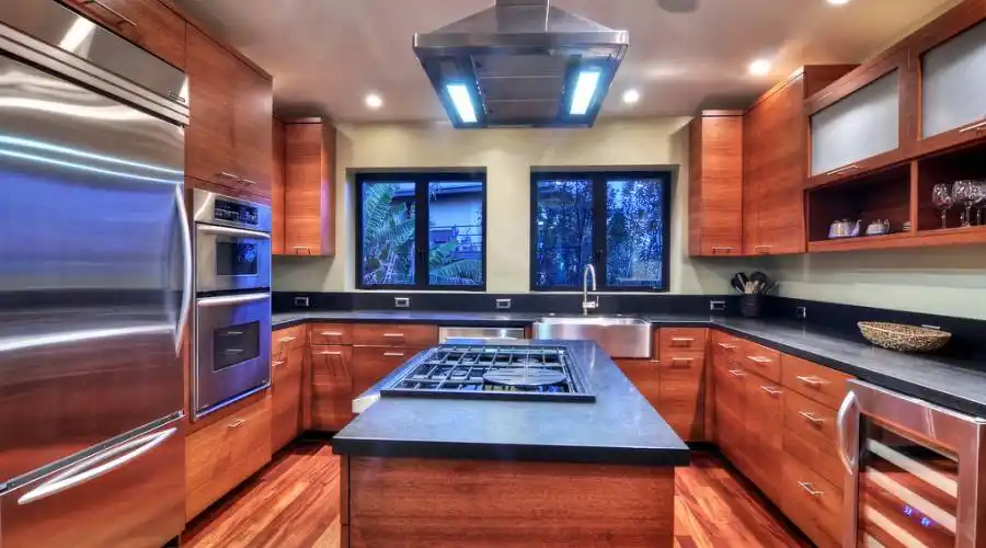 283 Upland,Laguna Beach,California 92651,United States,3 Bedrooms Bedrooms,5 Rooms Rooms,2 BathroomsBathrooms,Residential,Upland,215327