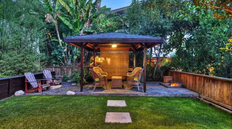 283 Upland,Laguna Beach,California 92651,United States,3 Bedrooms Bedrooms,5 Rooms Rooms,2 BathroomsBathrooms,Residential,Upland,215327
