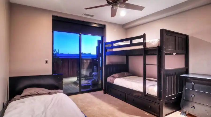 283 Upland,Laguna Beach,California 92651,United States,3 Bedrooms Bedrooms,5 Rooms Rooms,2 BathroomsBathrooms,Residential,Upland,215327