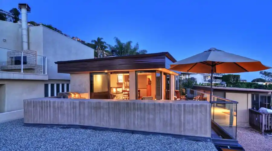 283 Upland,Laguna Beach,California 92651,United States,3 Bedrooms Bedrooms,5 Rooms Rooms,2 BathroomsBathrooms,Residential,Upland,215327