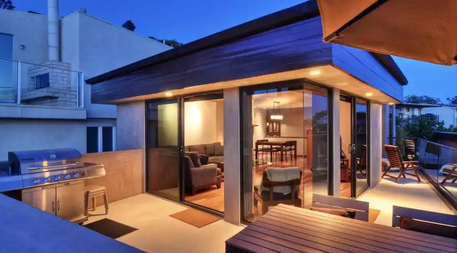 283 Upland,Laguna Beach,California 92651,United States,3 Bedrooms Bedrooms,5 Rooms Rooms,2 BathroomsBathrooms,Residential,Upland,215327