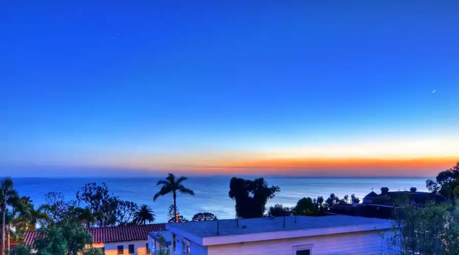 283 Upland,Laguna Beach,California 92651,United States,3 Bedrooms Bedrooms,5 Rooms Rooms,2 BathroomsBathrooms,Residential,Upland,215327