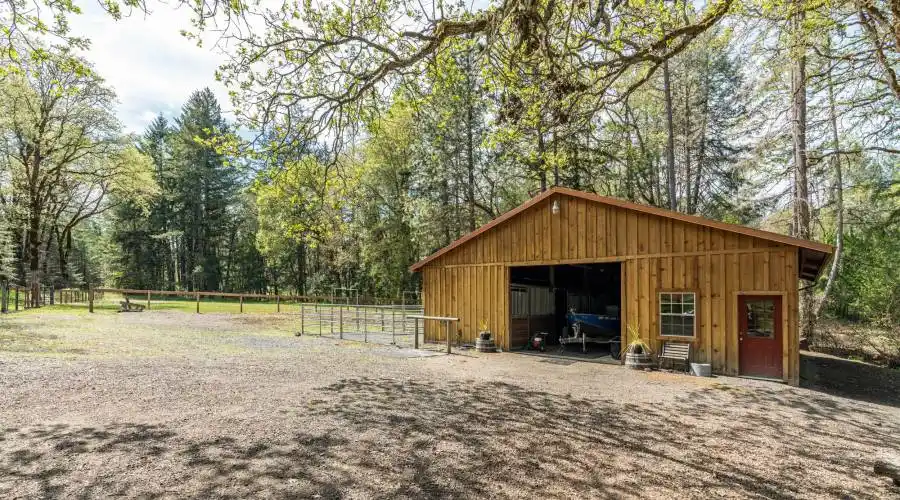 201 Tanglewood Lane,Roseburg,Oregon 97471,United States,5 Bedrooms Bedrooms,10 Rooms Rooms,2 BathroomsBathrooms,Residential,Lane,215413