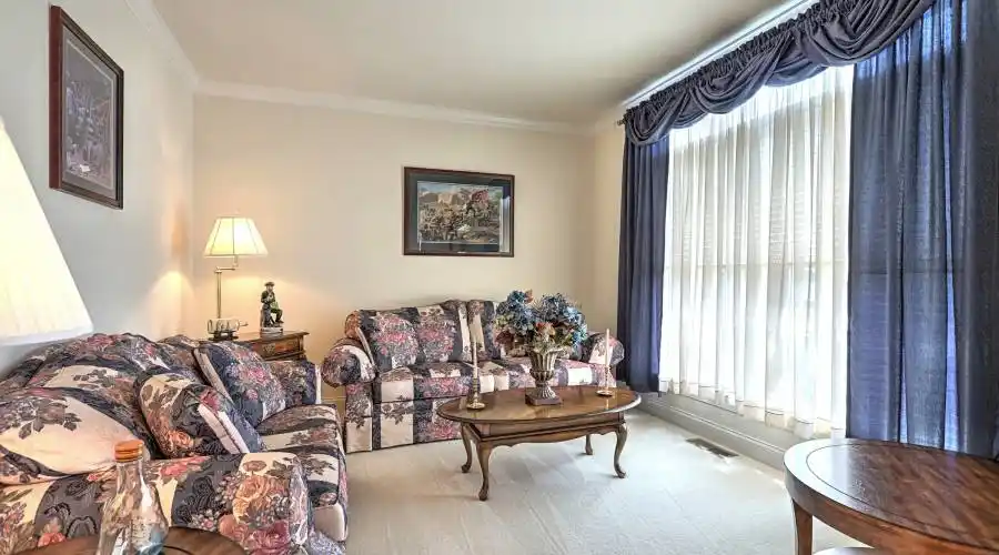 590 Lucinda Lane,Mechanicsburg,Pennsylvania 17055,United States,5 Bedrooms Bedrooms,14 Rooms Rooms,4 BathroomsBathrooms,Residential,Lucinda Lane,218583