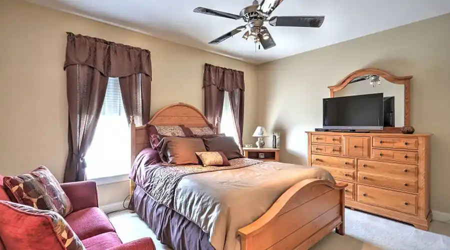 590 Lucinda Lane,Mechanicsburg,Pennsylvania 17055,United States,5 Bedrooms Bedrooms,14 Rooms Rooms,4 BathroomsBathrooms,Residential,Lucinda Lane,218583