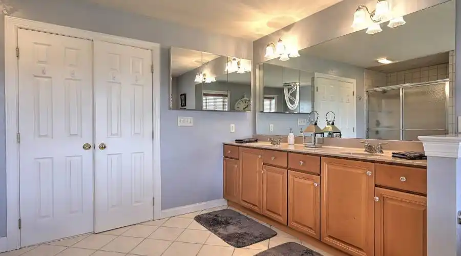 590 Lucinda Lane,Mechanicsburg,Pennsylvania 17055,United States,5 Bedrooms Bedrooms,14 Rooms Rooms,4 BathroomsBathrooms,Residential,Lucinda Lane,218583