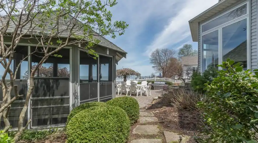 4323 Lake Rd,Sheffield Lake,Ohio 44054,United States,4 Bedrooms Bedrooms,13 Rooms Rooms,3 BathroomsBathrooms,Residential,Lake,3,231849