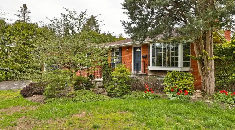 517 Morrison Road,Oakville,L6J 4K6,Canada,3 Bedrooms Bedrooms,2 BathroomsBathrooms,Residential,Morrison,233583