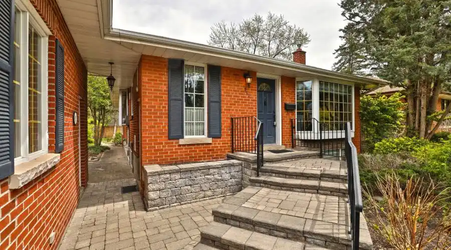 517 Morrison Road,Oakville,L6J 4K6,Canada,3 Bedrooms Bedrooms,2 BathroomsBathrooms,Residential,Morrison,233583