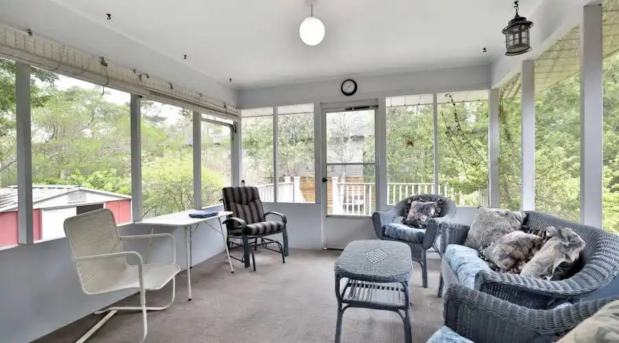 517 Morrison Road,Oakville,L6J 4K6,Canada,3 Bedrooms Bedrooms,2 BathroomsBathrooms,Residential,Morrison,233583