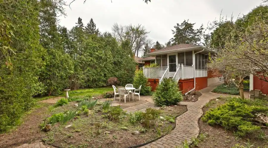 517 Morrison Road,Oakville,L6J 4K6,Canada,3 Bedrooms Bedrooms,2 BathroomsBathrooms,Residential,Morrison,233583